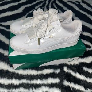 White Puma Basket Heart Patent Wn’s Sneakers